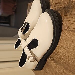 Girls Mary Jane shoe